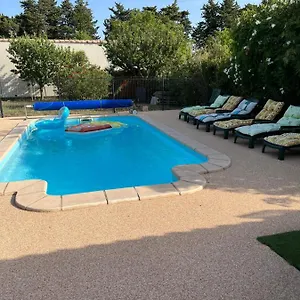 Villa Magnifique Vue Sur Le Jardin Et Piscine, Caumont-sur-Durance